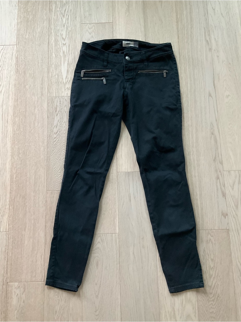 Old Navy Zippered Black Jeans - Size 2 Petite